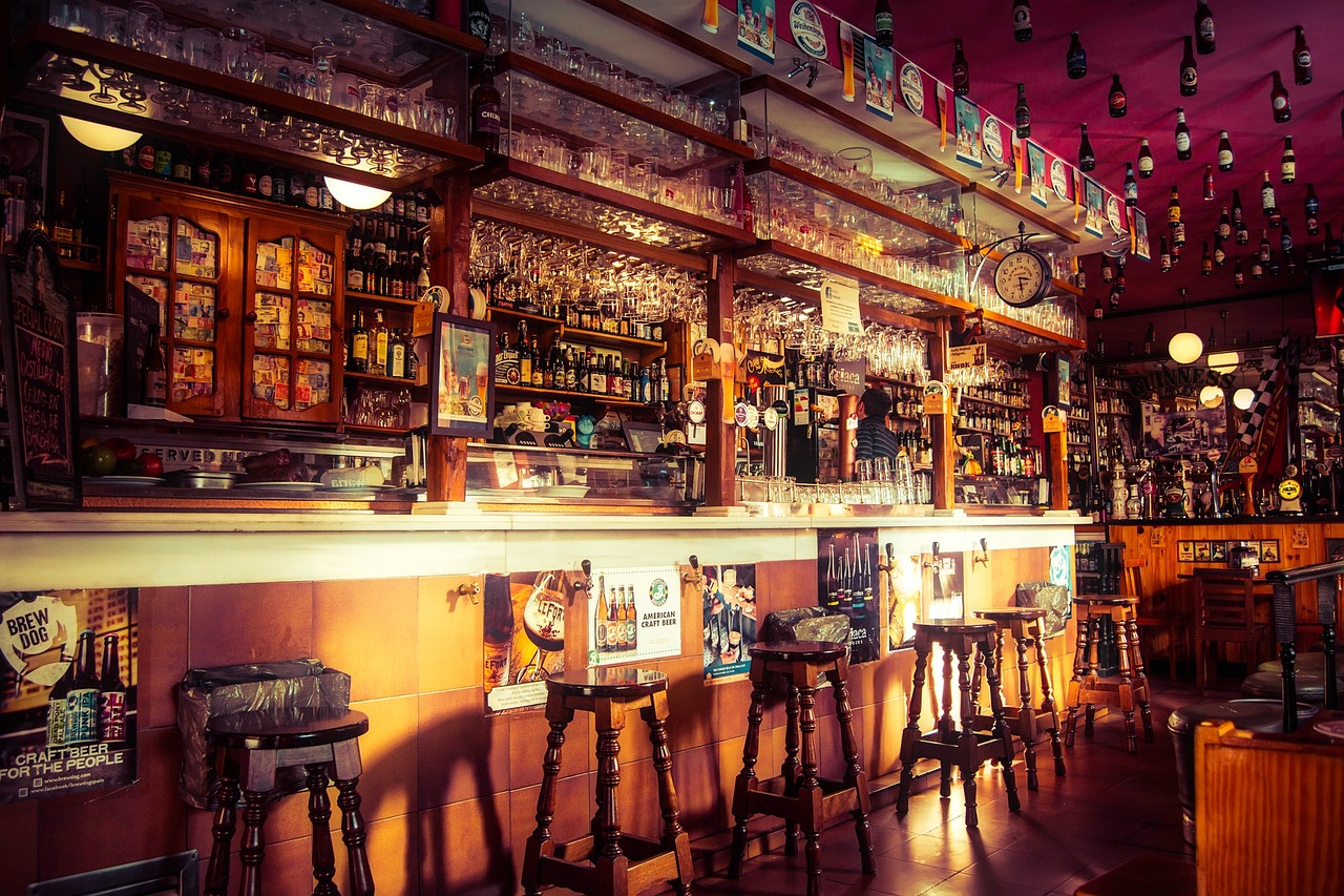 Crafting an Unforgettable Bar Business Customer Experience: A Roadmap to Excellence